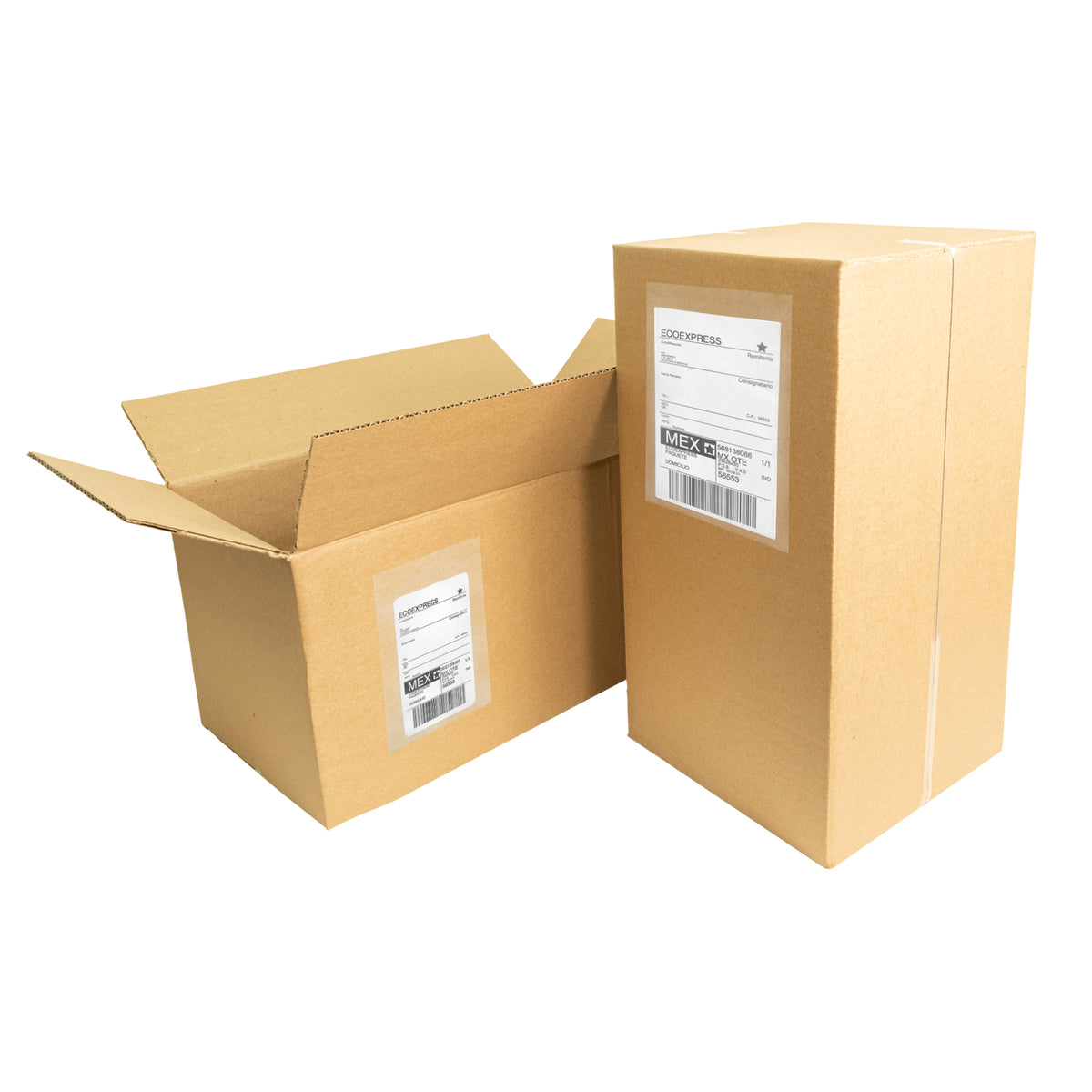 Cajas de cartón con documentos de envío en sobres transparentes.